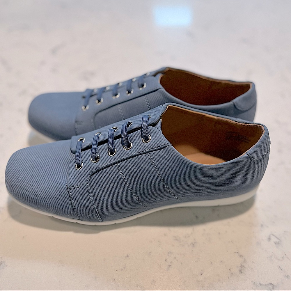 ComfortView Blue Sneaker with elastic lace - Size M10